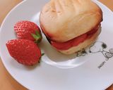 ♡じゅーしー苺のロールパン♡作り方3写真