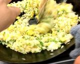 カリカリ梅と塩昆布のあっさり炒飯作り方4写真