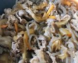 牛丼　糸こんにゃくと ぶなしめじを入れて作り方4写真