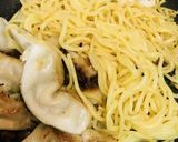 シンプル●レトルト餃子＆タレ焼きそば作り方3写真