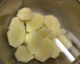 うまさ炸裂！ポテト舞茸炒め作り方1写真