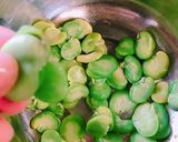 そら豆と冷凍フライドポテトのにんにく炒め作り方2写真