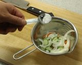 再現！磯丸水産の黒マカロニサラダ♪作り方3写真