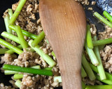 ひき肉とニンニクの芽の黒酢オイスター炒め作り方4写真