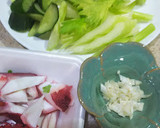 たことセロリときゅうりの炒めもの作り方1写真