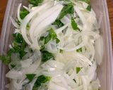 大葉、新玉ねぎ、海老のサラダ作り方3写真