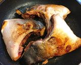 天然ぶりカマの煮付け *☻*作り方5写真