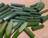 豚肉と辣韮とにんにくの茎の甘酢炒め♪作り方1写真