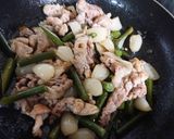 豚肉と辣韮とにんにくの茎の甘酢炒め♪作り方5写真