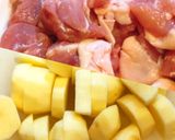 鶏もも肉とジャガイモの煮物 *☻*作り方1写真