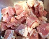 鶏もも肉と野菜のトマト缶煮込み♪作り方1写真