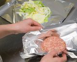 ホルモン入り炭火焼きハンバーグ作り方3写真