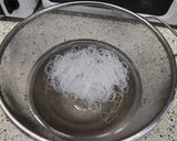 牛乳でまろやか♪濃厚な坦々春雨スープ作り方3写真