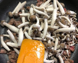しめじとひき肉の炒め作り方5写真
