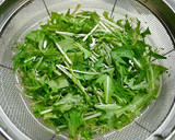 簡単！水菜のゴマ炒め作り方1写真