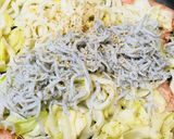 カニカマとキャベツのごまダレ焼きうどん作り方3写真