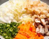 豚肉と春雨の春巻き⁂野菜たっぷり作り方2写真