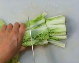 ピーラーで人参を削ぐ 具がいっぱい豚汁作り方3写真