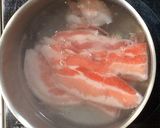 ピーラーで人参を削ぐ 具がいっぱい豚汁作り方4写真