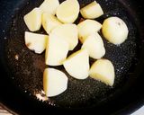 鶏もも肉と新ジャガの甘味噌炒め作り方5写真