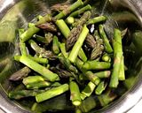 中細アスパラと蒸しベビーホタテの炒め物作り方1写真