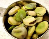 茹でそら豆と鶏むね肉のクミンシード炒め作り方1写真