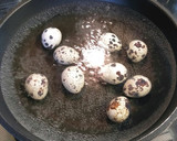 ウコンで染めた塩らっきょうとうずらの卵　作り方5写真