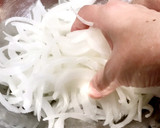 生食わかめと新玉ねぎとツナのサラダ♡旬♪作り方4写真