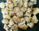 たけのこと鶏もも肉のバターめんつゆ炒め煮作り方2写真