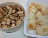 鶏ももと里芋とごぼうの煮しめ作り方1写真