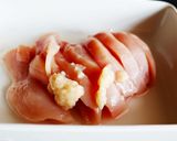鶏むね肉と茄子・オクラのトマト炒め作り方1写真