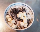塩昆布とベビーチーズの旨むすび♬作り方2写真