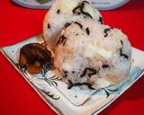 塩昆布とベビーチーズの旨むすび♬作り方4写真
