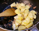 新たま・新じゃがの味噌カレー炒め。作り方3写真