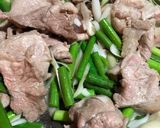 ニンニクの芽と豚肉のタレ炒め作り方4写真