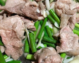 ニンニクの芽と豚肉のタレ炒め作り方4写真