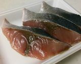 天然ブリ切り身の煮魚。作り方1写真