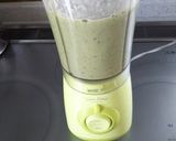 バナナと野菜のグリーンスムージー作り方2写真