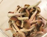 キャベツ、しめじの塩昆布あえ☆レンジで。作り方1写真