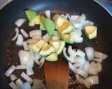 アボカドと玉ねぎ豚肉レモン炒め【男飯】作り方2写真