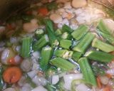 緑色が目につく野菜スープ。作り方7写真