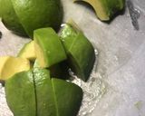 とろとろチーズのアボカドサーモン鍋作り方1写真
