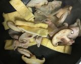 簡単　油揚げと豚肉のパスタ作り方1写真