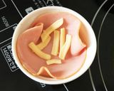お弁当にも✧簡単レンジでハムエッグピザ作り方2写真