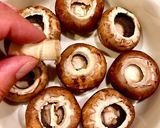 ベーコン詰めマッシュルームのガリバタ焼き作り方1写真