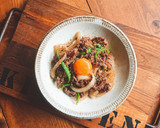 ご飯がススム♥️新玉と牛肉の甘辛炒め♪作り方5写真