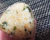 お弁当にも！【鮭と大葉の揚げ玉おにぎり】作り方4写真