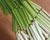 にんにくの芽と胸肉のオイスター炒め作り方1写真
