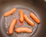 もやしとソーセージの、パリシャキバタ炒め作り方1写真