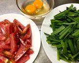 早い!簡単!美味しい!ニラトマご作り方1写真